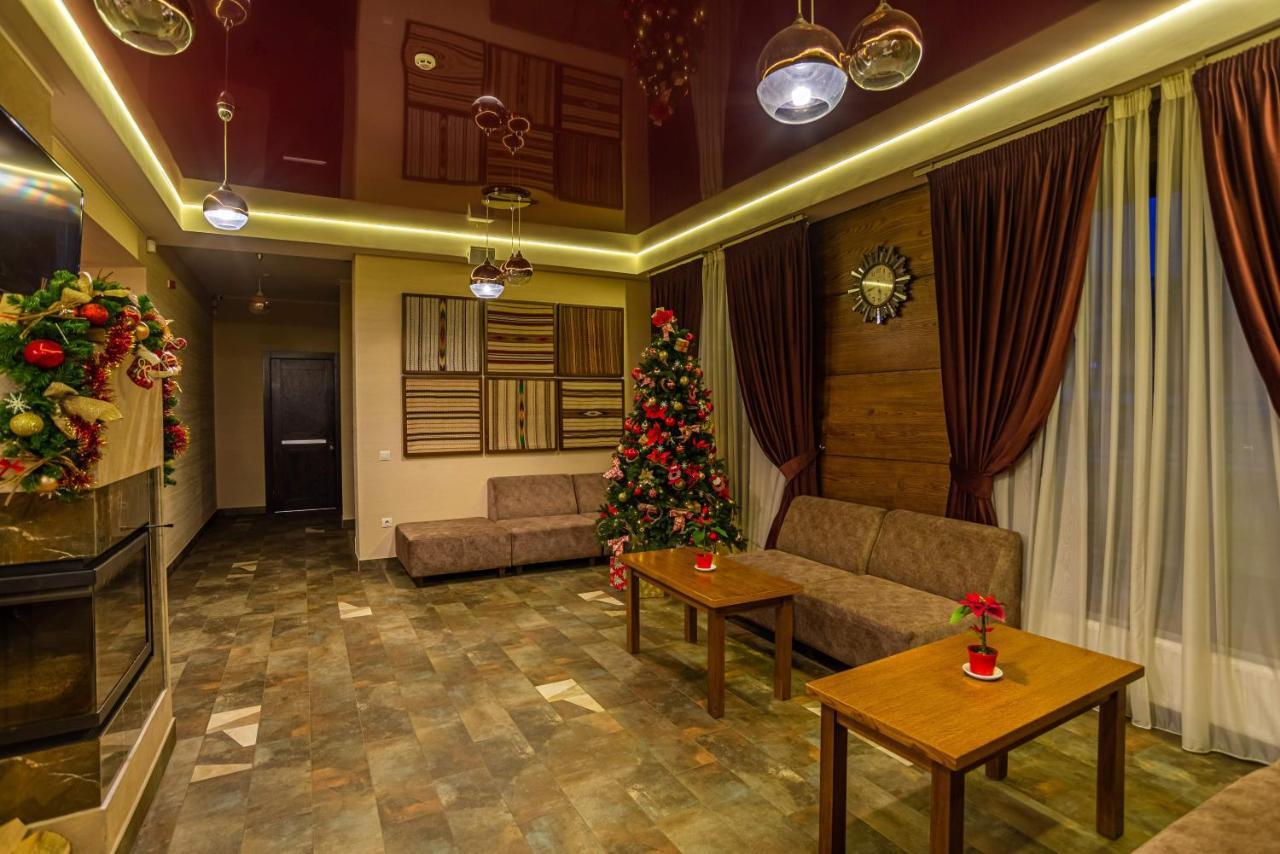 Amarena Spa Hotel - Breakfast Included In The Price Spa Swimming Pool Sauna Hammam Jacuzzi Restaurant Inexpensive And Delicious Food Parking Area Barbecue 400 M To Bukovel Lift 1 Room And Cottages Exterior photo